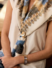 Load image into Gallery viewer, Alyssa Hinge Cuff