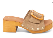 Load image into Gallery viewer, Lio Suede Platform Slide