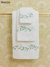 Load image into Gallery viewer, Willow Bath Towel