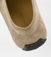 Load image into Gallery viewer, Suffolk Suede Driver Driftwood