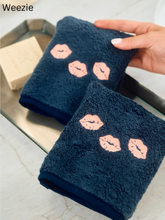 Load image into Gallery viewer, Makeup Towel Kiss