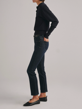Load image into Gallery viewer, Dark wash straight ankle jeans with black belt, worn with black flats