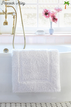 Load image into Gallery viewer, Tiffany Cloud Bath Rug White