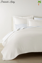 Load image into Gallery viewer, Mia Matelassé Coverlet Full/Queen Pearl