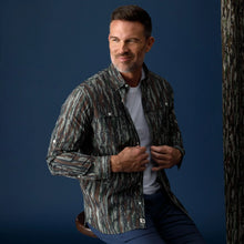 Load image into Gallery viewer, Realtree Performance Dobby Guide Shirt