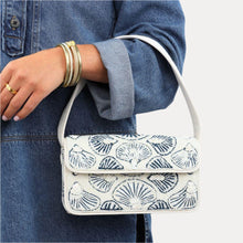 Load image into Gallery viewer, Seashell Beaded Handbag