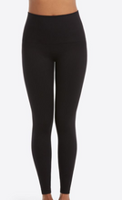 Load image into Gallery viewer, Spanx Look at Me Now Seamless Leggings Very Black