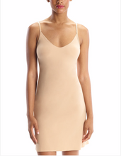 Load image into Gallery viewer, Commando Classic Tailored Slip Beige