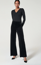 Load image into Gallery viewer, Spanx Velvet Front Slit Pant Very Black
