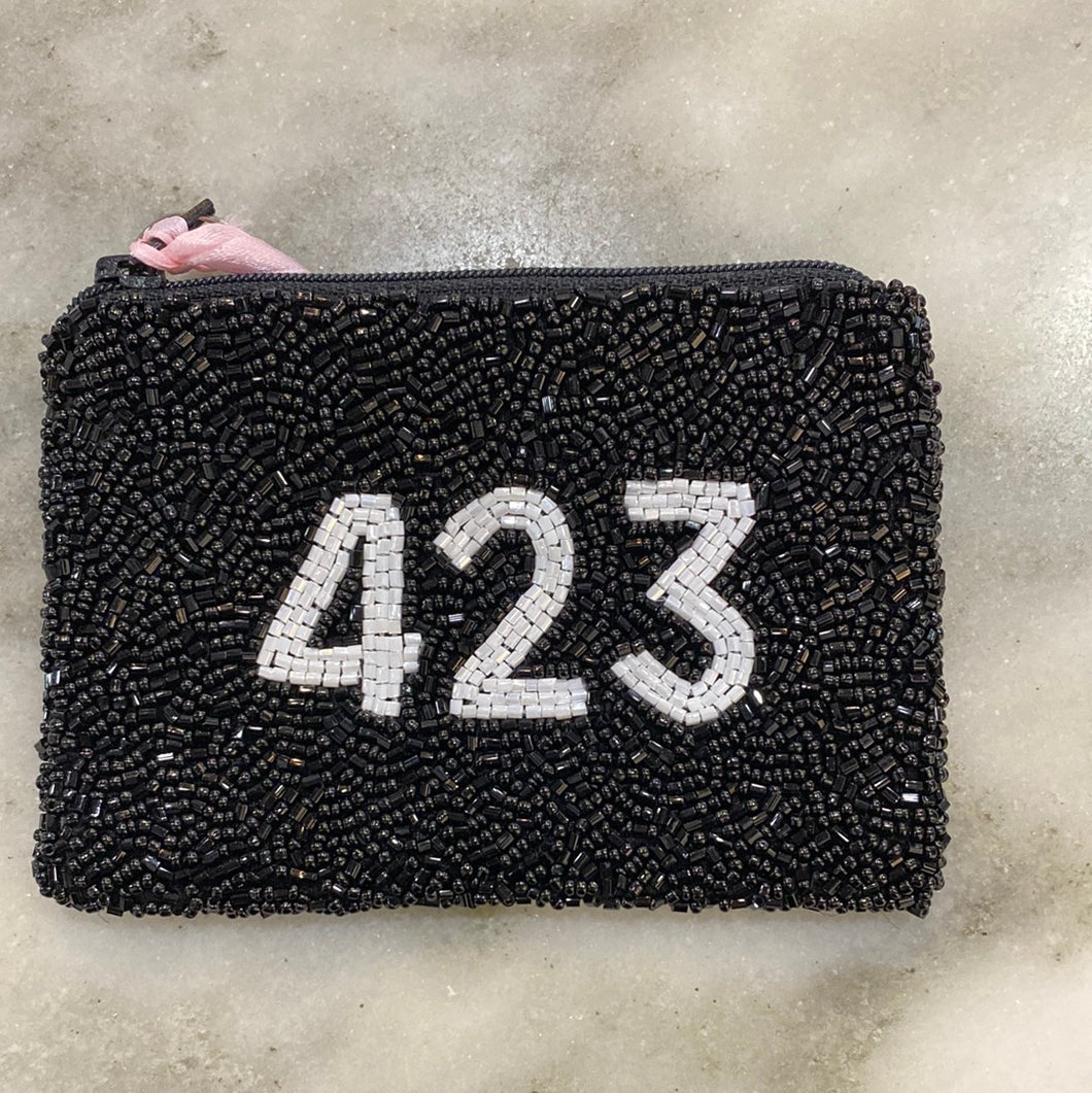 423 Beaded Pouch